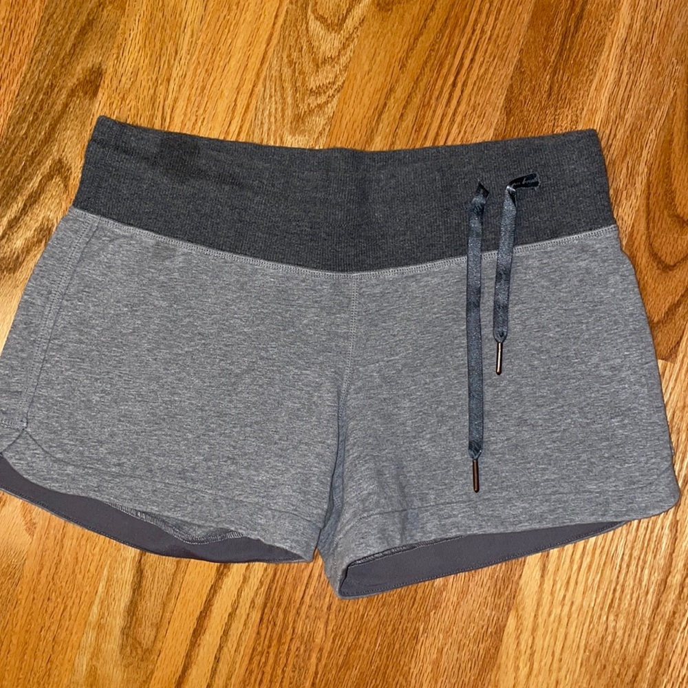 lululemon athletica Gray Two-Tone Waistband Drawstring Shorts